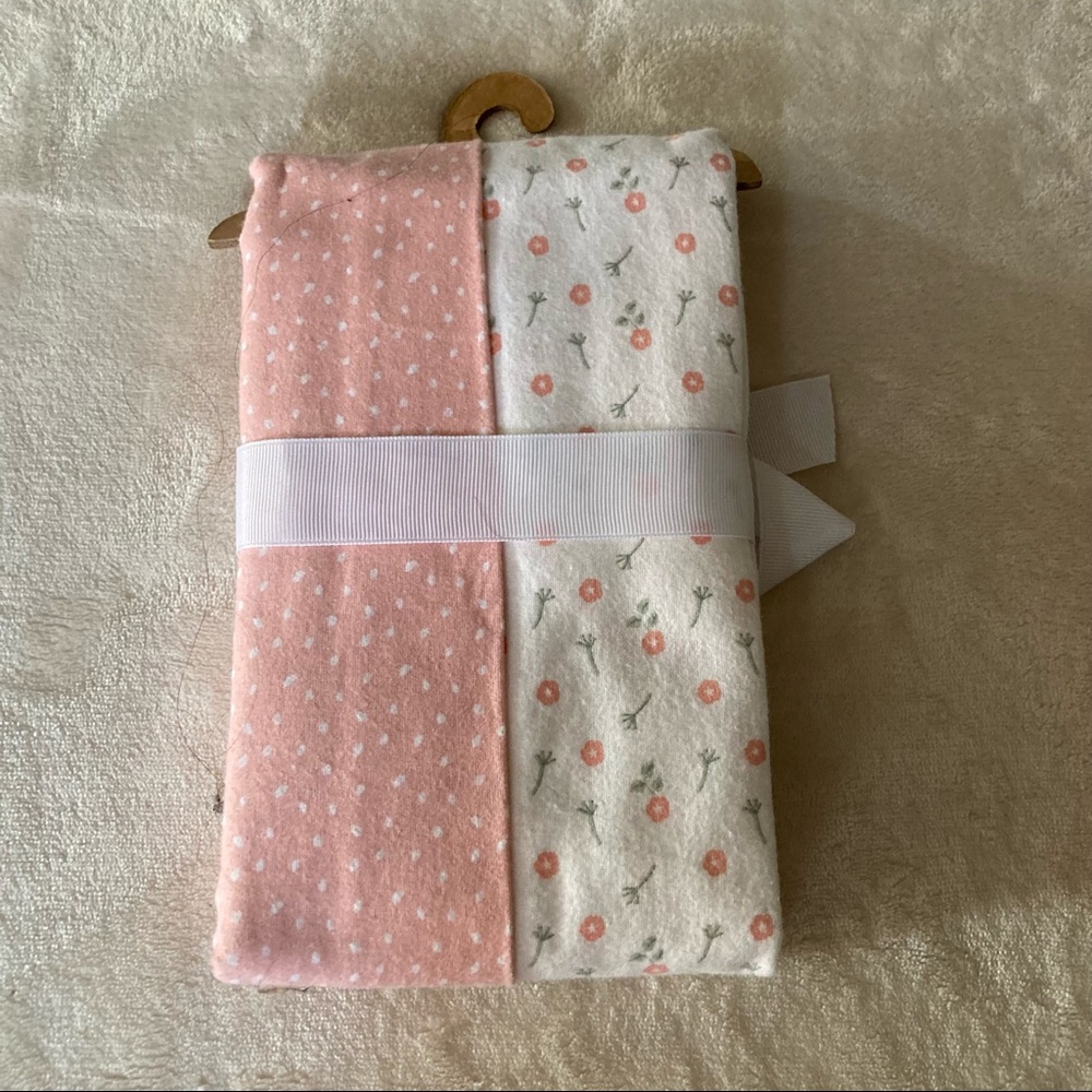 4/$20 NWT flannel receiving baby blankets (set of 2)